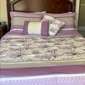 5 piece comforter set, full or queen size!